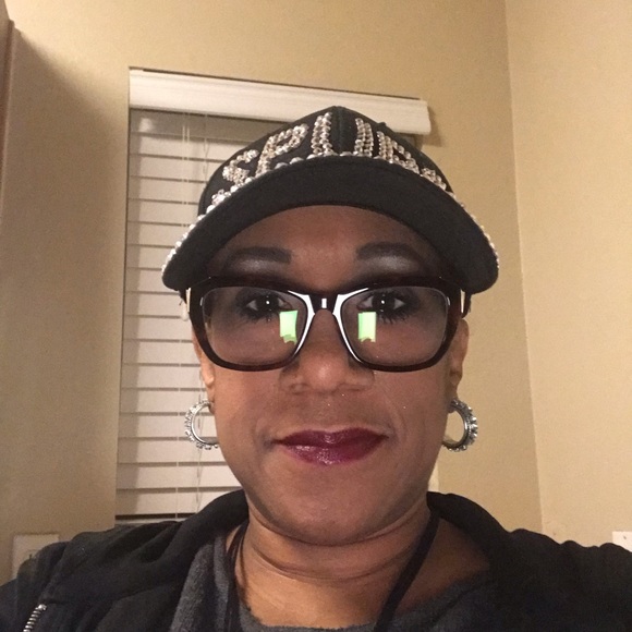 Meet your Posher, Deneen - Picture 2 of 4